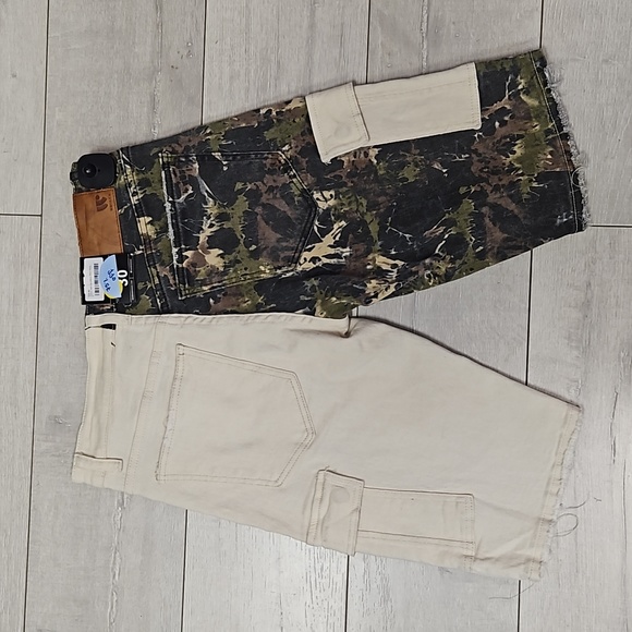 Camo Short - Picture 2 of 2